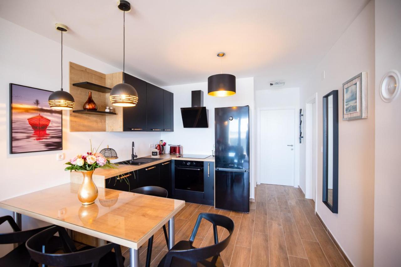 Beach Paradise 5 Stars Apartments Nin Buitenkant foto