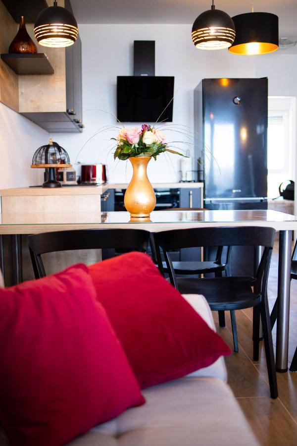 Beach Paradise 5 Stars Apartments Nin Buitenkant foto